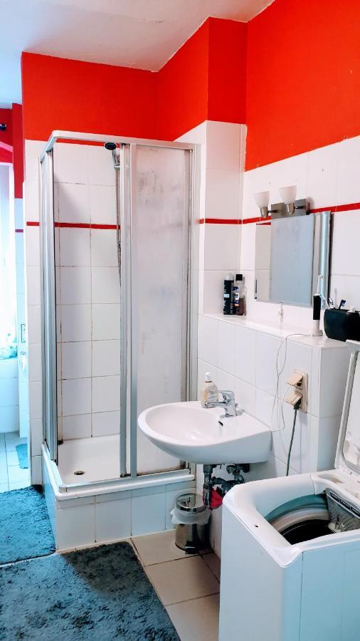 Room In City Center Halle With Shared Bathroom & Kitchen - Free Wifi, Netflix, Ipad & Ground Floor Halle (Saale) Exterior foto