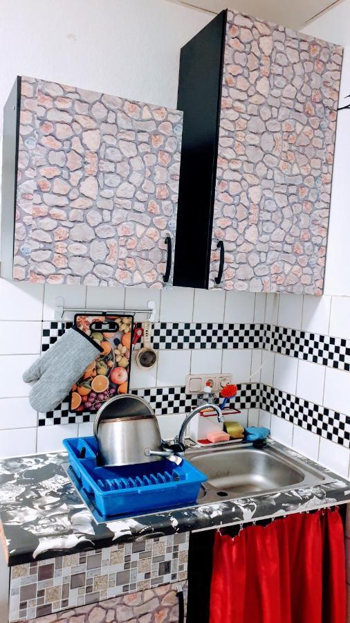 Room In City Center Halle With Shared Bathroom & Kitchen - Free Wifi, Netflix, Ipad & Ground Floor Halle (Saale) Exterior foto