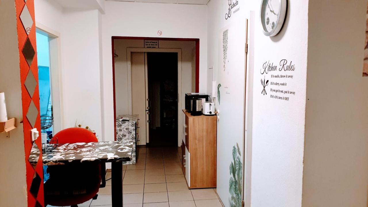 Room In City Center Halle With Shared Bathroom & Kitchen - Free Wifi, Netflix, Ipad & Ground Floor Halle (Saale) Exterior foto